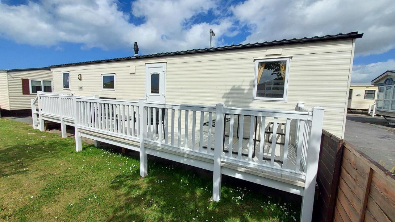 Fab 3 Bedroom Caravan Sleeps 8 Close To The Beach Kinmel Bay Exterior photo